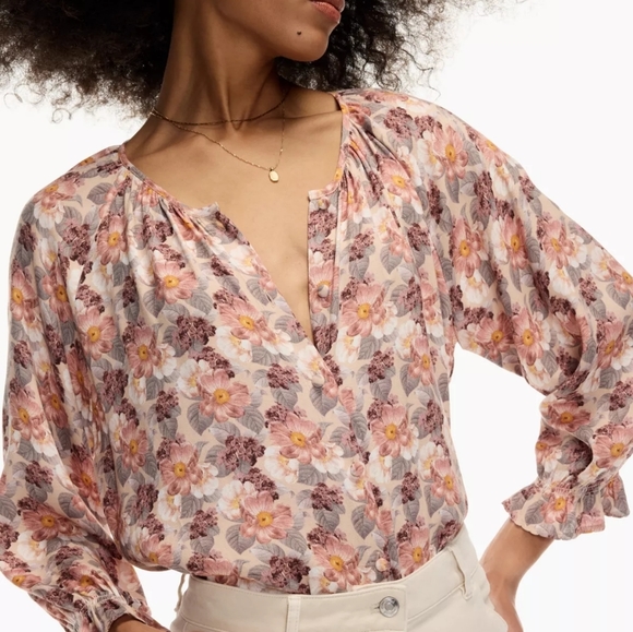 ARITZIA Wilfred Serenity blouse size L in EUC - Picture 2 of 10